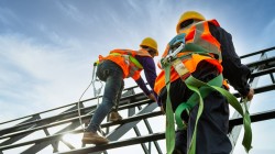Бесплатная вакансия. Работа на монтаже металлоконструкций. От 2000 Евро в месяц